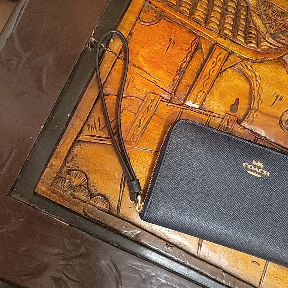 Coach wristlet wallet navy pebble leather with gold